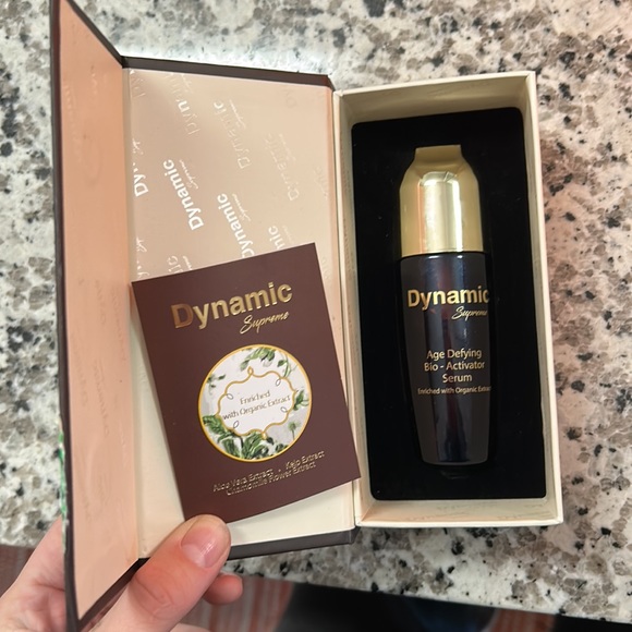 Dynamic Age defying bio-Activator Serum - Picture 5 of 10